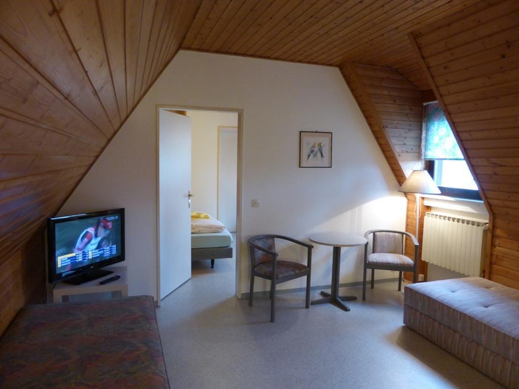 Gaestehaus An Der Rheinbruecke Altlussheim Extérieur photo