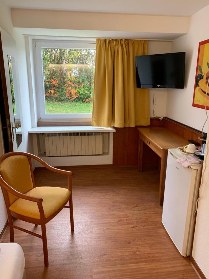 Gaestehaus An Der Rheinbruecke Altlussheim Extérieur photo