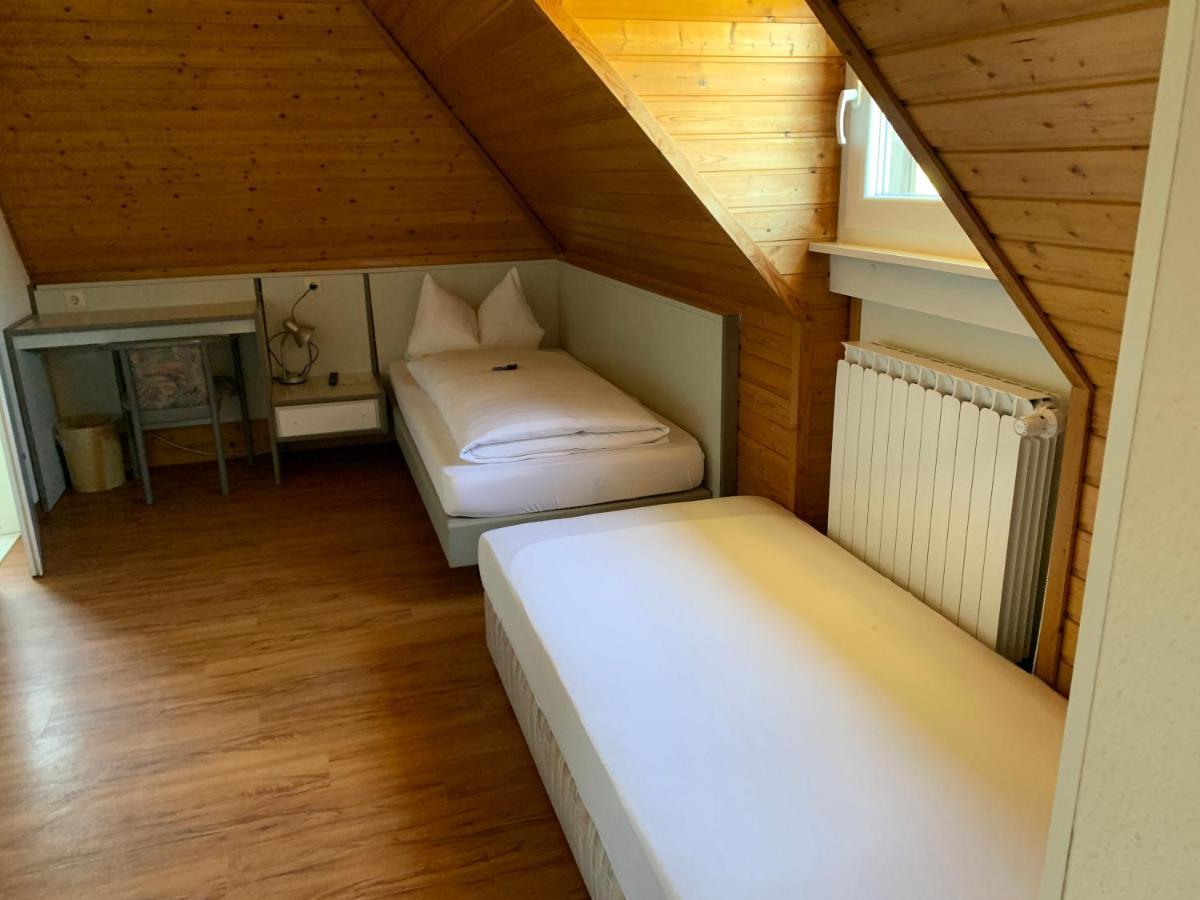 Gaestehaus An Der Rheinbruecke Altlussheim Extérieur photo